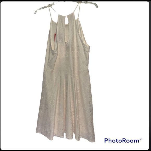 Women’s Lace Fit and Flare Keyhole Back Dress - Picture 2 of 3